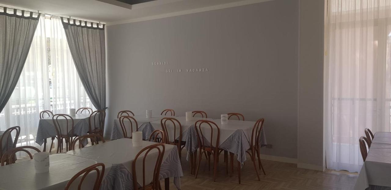 Hotel Monaco - Parcheggio Incluso Min 2 Gg Milano Marittima Dış mekan fotoğraf