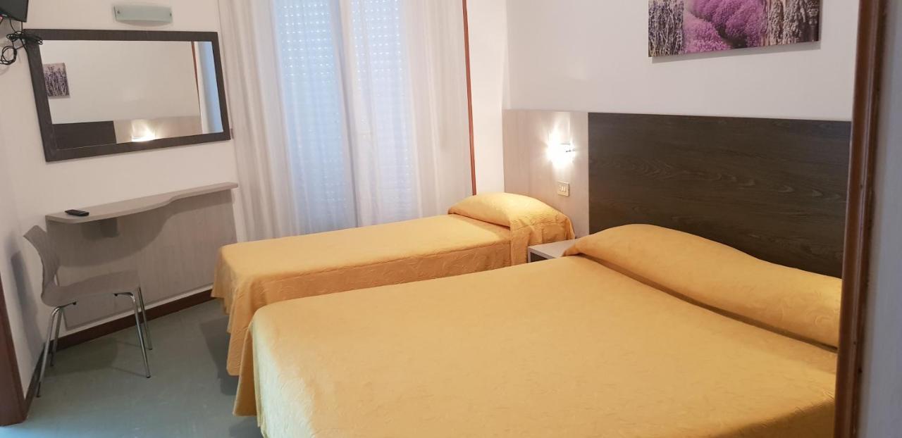 Hotel Monaco - Parcheggio Incluso Min 2 Gg Milano Marittima Dış mekan fotoğraf