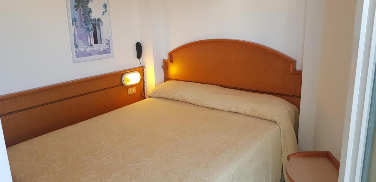 Hotel Monaco - Parcheggio Incluso Min 2 Gg Milano Marittima Dış mekan fotoğraf