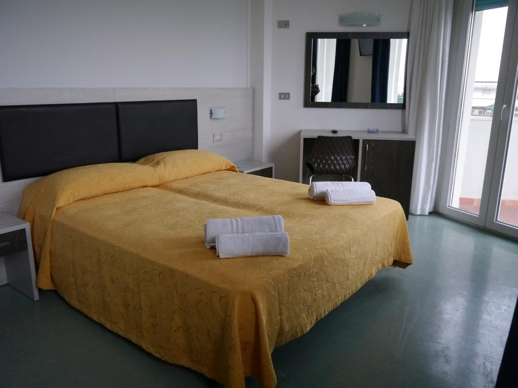 Hotel Monaco - Parcheggio Incluso Min 2 Gg Milano Marittima Dış mekan fotoğraf